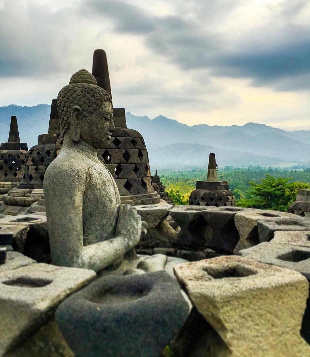 Wisata candi di Jawa Tengah liburan seru peninggalan Kerajaan kuno