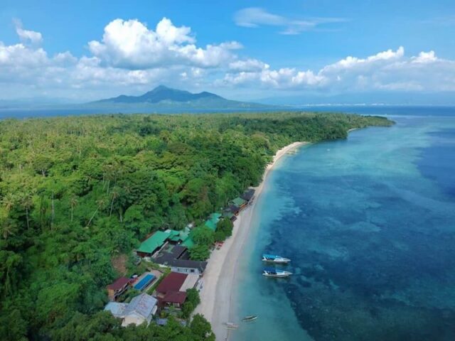 Keindahan Alam Taman Laut Bunaken Sulawesi Utara